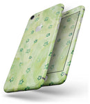 Cute Watercolor Flowers over Green - Skin-kit for the iPhone 8 or 8 Plus