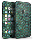 Dark_Green_Watercolor_Quatrefoil_-_iPhone_7_Plus_-_FullBody_4PC_v3.jpg