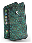 Dark_Green_Watercolor_Quatrefoil_-_iPhone_7_Plus_-_FullBody_4PC_v4.jpg