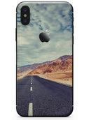 Desert Road - iPhone X Skin-Kit