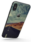 Desert Road - iPhone X Skin-Kit