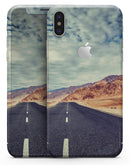 Desert Road - iPhone X Skin-Kit