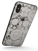 Faded Black and White Cauliflower Damask Pattern - iPhone X Skin-Kit