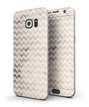 Faded_Black_and_White_Chevron_Pattern_-_Galaxy_S7_Edge_-_V3.jpg?