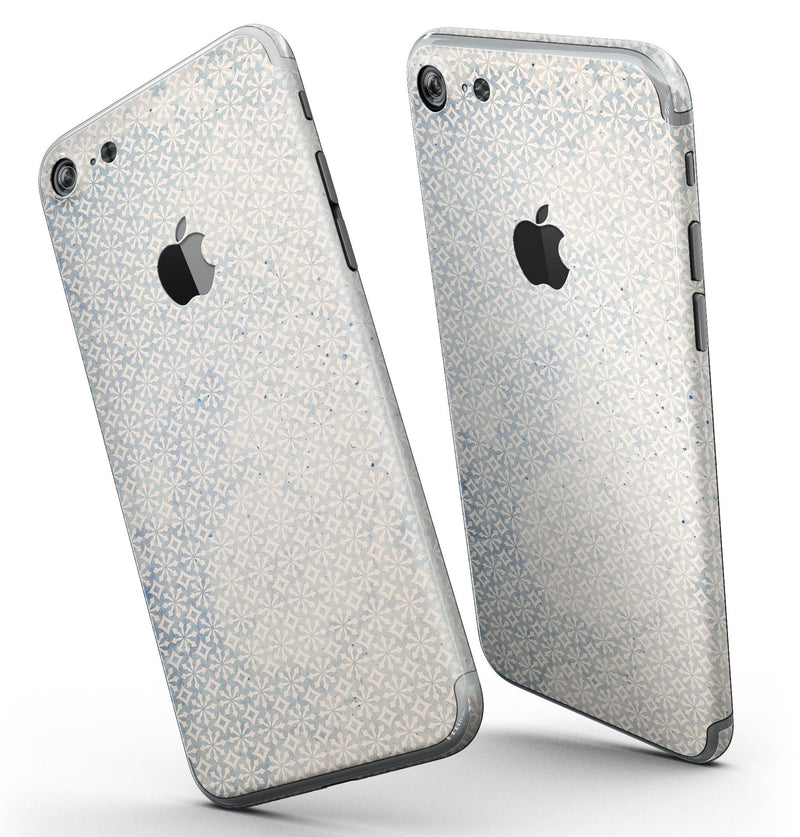 Faded_Blue_and_White_Snowflake_Pattern_-_iPhone_7_-_FullBody_4PC_v3.jpg