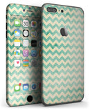 Faded_Green_Chevron_Pattern_-_iPhone_7_Plus_-_FullBody_4PC_v3.jpg
