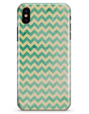 Faded Green Chevron Pattern - iPhone X Clipit Case
