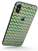 Faded Green Chevron Pattern - iPhone X Skin-Kit