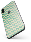 Faded Green Chevron Pattern - iPhone X Skin-Kit