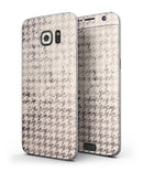 Faded_Sharp_Black_and_White_Pattern_-_Galaxy_S7_Edge_-_V3.jpg?