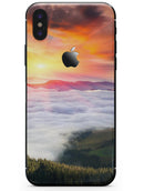 Foggy Mountainside - iPhone X Skin-Kit