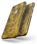 Golden Catipillar Fur - Skin-kit for the iPhone 8 or 8 Plus