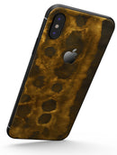 Golden Catipillar Fur - iPhone X Skin-Kit