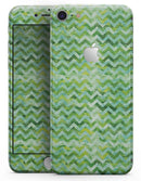 Green Basic Watercolor Chevron Pattern - Skin-kit for the iPhone 8 or 8 Plus