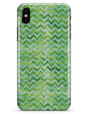 Green Basic Watercolor Chevron Pattern - iPhone X Clipit Case