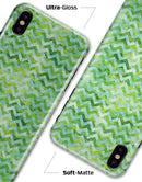 Green Basic Watercolor Chevron Pattern - iPhone X Clipit Case