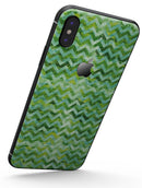 Green Basic Watercolor Chevron Pattern - iPhone X Skin-Kit