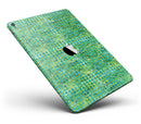 Green_Textured_Triangle_Pattern_-_iPad_Pro_97_-_View_1.jpg