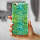 Green Textured Triangle Pattern iPhone 6/6s or 6/6s Plus 2-Piece Hybrid INK-Fuzed Case