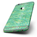 Green_Textured_Triangle_Pattern_-_iPhone_6s_-_Sectioned_-_View_2.jpg