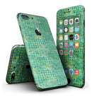 Green_Textured_Triangle_Pattern_-_iPhone_7_Plus_-_FullBody_4PC_v2.jpg