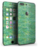 Green_Textured_Triangle_Pattern_-_iPhone_7_Plus_-_FullBody_4PC_v3.jpg