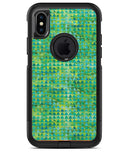 Green Textured Triangle Pattern - iPhone X OtterBox Case & Skin Kits