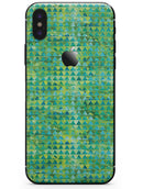 Green Textured Triangle Pattern - iPhone X Skin-Kit