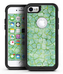 Green Watercolor Giraffe Pattern - iPhone 7 or 8 OtterBox Case & Skin Kits