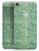 Green Watercolor Giraffe Pattern - Skin-kit for the iPhone 8 or 8 Plus