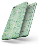 Green Watercolor Giraffe Pattern - Skin-kit for the iPhone 8 or 8 Plus