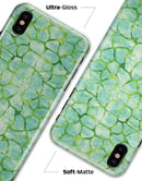 Green Watercolor Giraffe Pattern - iPhone X Clipit Case