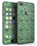 Green_Watercolor_Helix_Pattern_-_iPhone_7_Plus_-_FullBody_4PC_v3.jpg