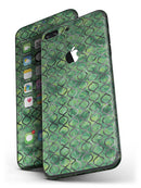 Green_Watercolor_Helix_Pattern_-_iPhone_7_Plus_-_FullBody_4PC_v4.jpg