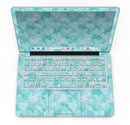 Green_and_White_Watercolor_Hearts_Pattern_-_13_MacBook_Pro_-_V4.jpg