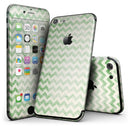Grunge_Green_Horizontal_Chevron_Pattern__-_iPhone_7_-_FullBody_4PC_v1.jpg