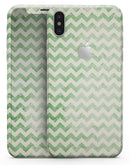 Grunge Green Horizontal Chevron Pattern  - iPhone X Skin-Kit