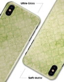 Grungy Green Faded Damask Pattern  - iPhone X Clipit Case