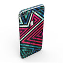 Grungy_Neon_Triangular_Zig_Zag_Shapes_-_iPhone_6s_-_Sectioned_-_View_3.jpg