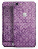 Grungy Violet Damask Pattern - Skin-kit for the iPhone 8 or 8 Plus