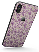 Grungy Violet Wildflower Pattern - iPhone X Skin-Kit