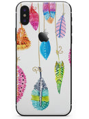 Hanging Feathers - iPhone X Skin-Kit