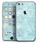 Light_Blue_Watercolor_Quatrefoil_-_iPhone_7_-_FullBody_4PC_v2.jpg