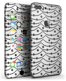 Linked_Hearts_and_Chain_-_iPhone_7_Plus_-_FullBody_4PC_v3.jpg