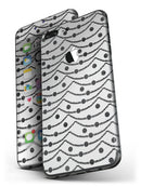 Linked_Hearts_and_Chain_-_iPhone_7_Plus_-_FullBody_4PC_v4.jpg