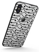 Linked Hearts and Chain - iPhone X Skin-Kit