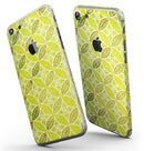 Micro_Brown_and_Lime_Green_Overlapping_Leaves_-_iPhone_7_-_FullBody_4PC_v3.jpg