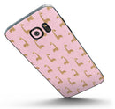 Micro_Cartoon_Giraffes_Over_Pink_-_Galaxy_S7_Edge_-_V1.jpg?
