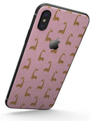 Micro Cartoon Giraffes Over Pink - iPhone X Skin-Kit