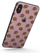 Micro Cartoon Lions Over Pink - iPhone X Skin-Kit